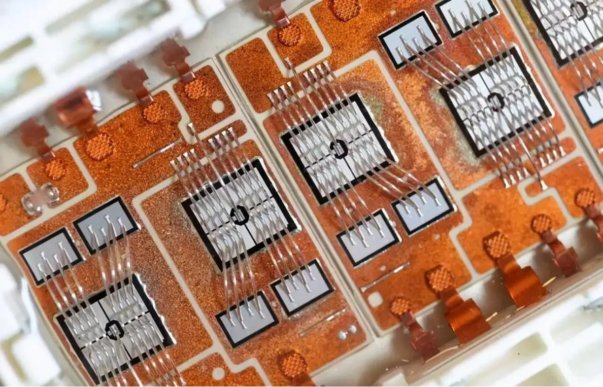 Power modules packaging close-up